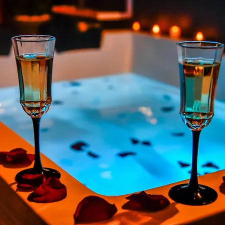 Villa Nuit Insolite Avec Privatif A Agen