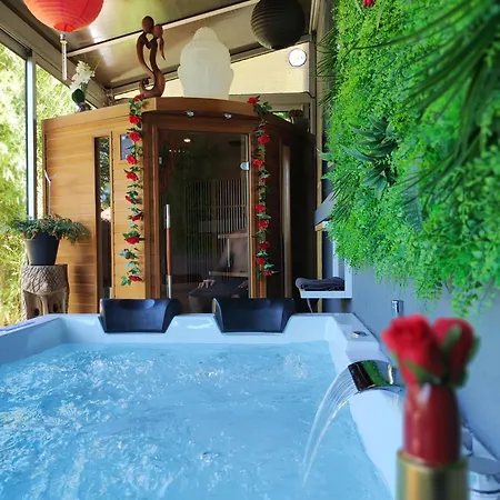 Villa Nuit Insolite Avec Privatif A Agen